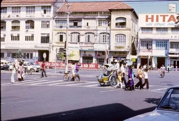 Xu hướng Mua váy hoa mà không biết 4: Hotspot Matrix tiết lộ bí quyết video viral